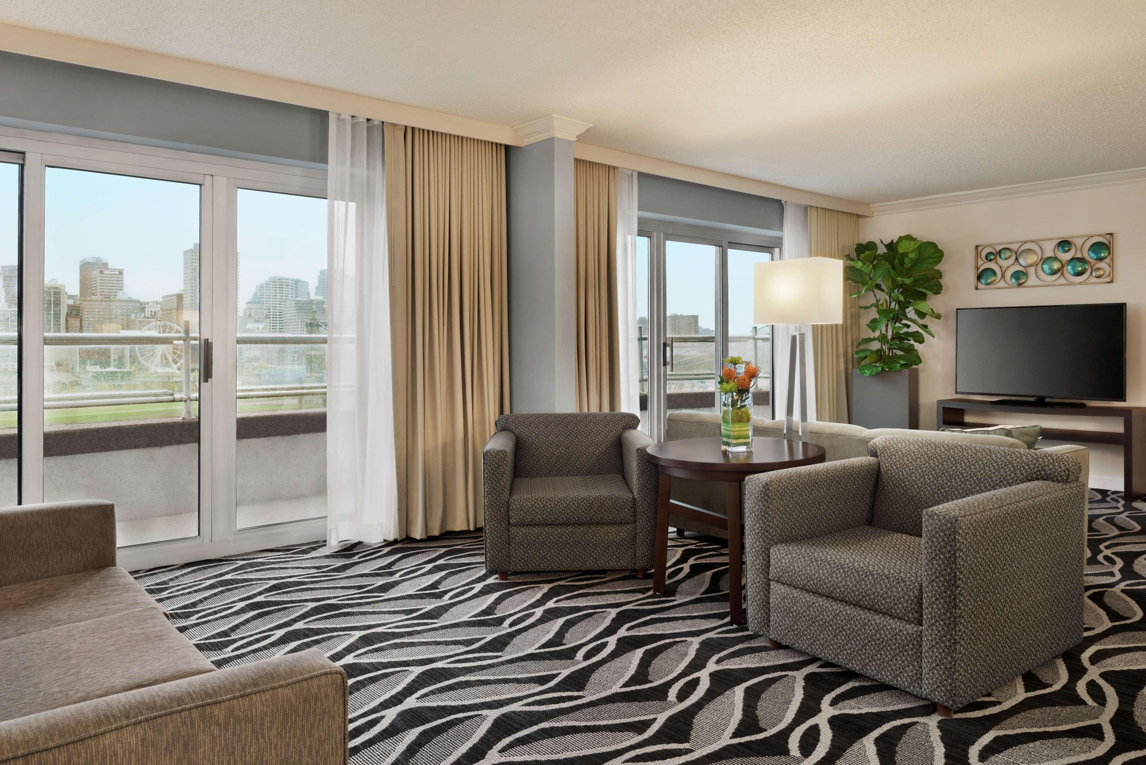 Embassy Suites Cincinnati - Rivercenter Covington Exterior foto