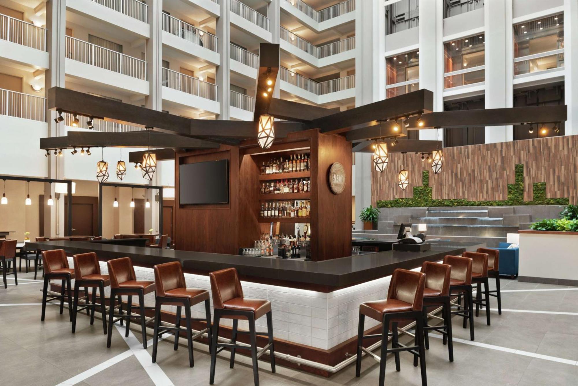 Embassy Suites Cincinnati - Rivercenter Covington Exterior foto